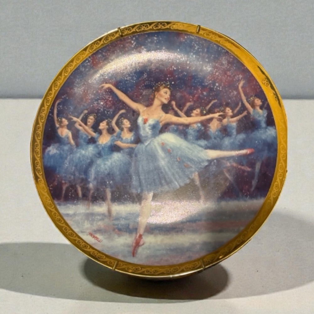 Ballet Dancers Decorative Collector’s  Plate